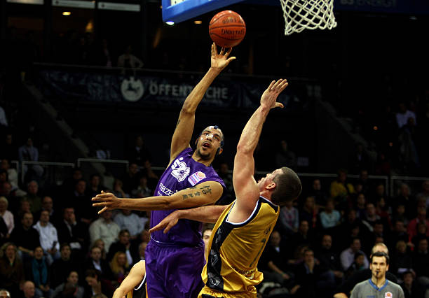 瓦伦西亚的 瓦伦西亚的