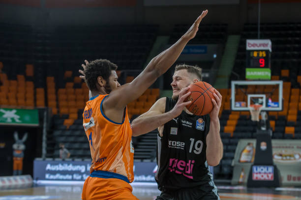 力出现了问 力出现了问